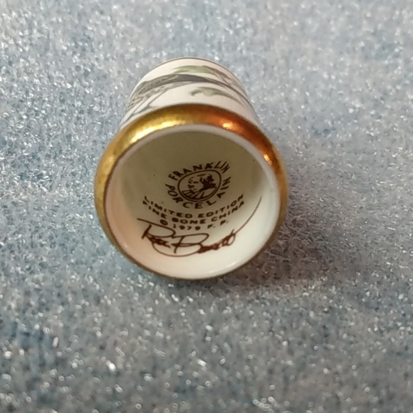 Franklin Porcelain 1979 Thimble Birds Flowers Song Thrush Turdus Philomelos - Picture 4 of 4